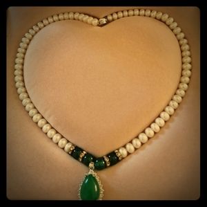 Chinese pearl and jade necklace